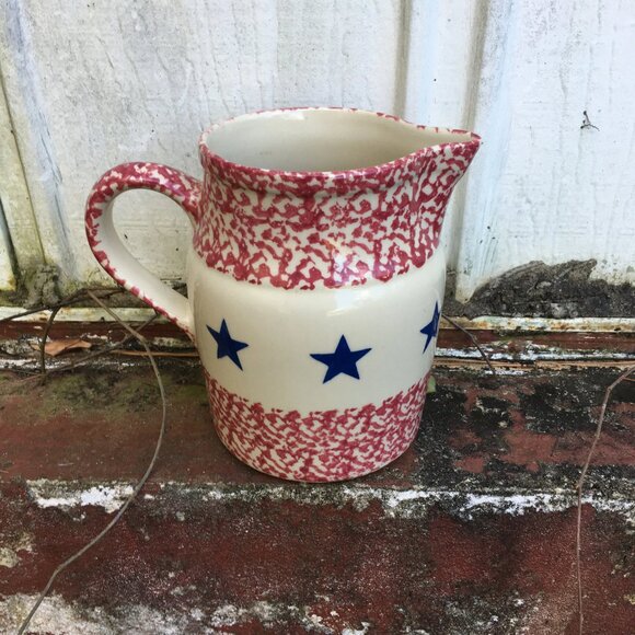 Red Spongeware Blue Star Large Pitcher Gerald Henn/Fourth of July/Housewarming - Picture 3 of 9